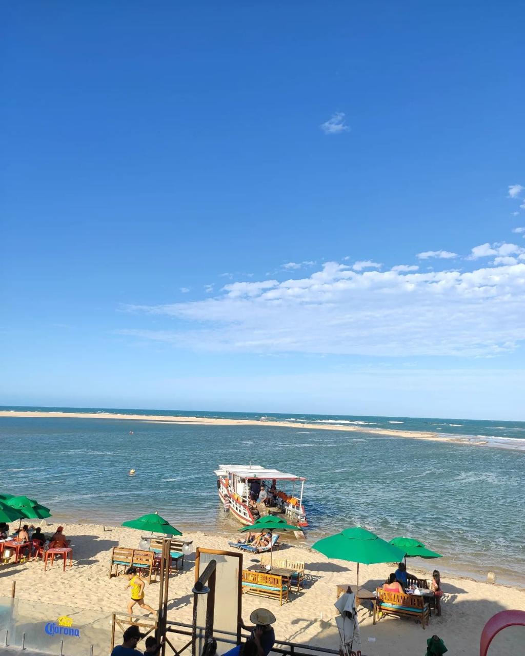 Caribe do Ceará – praia de águas cristalinas